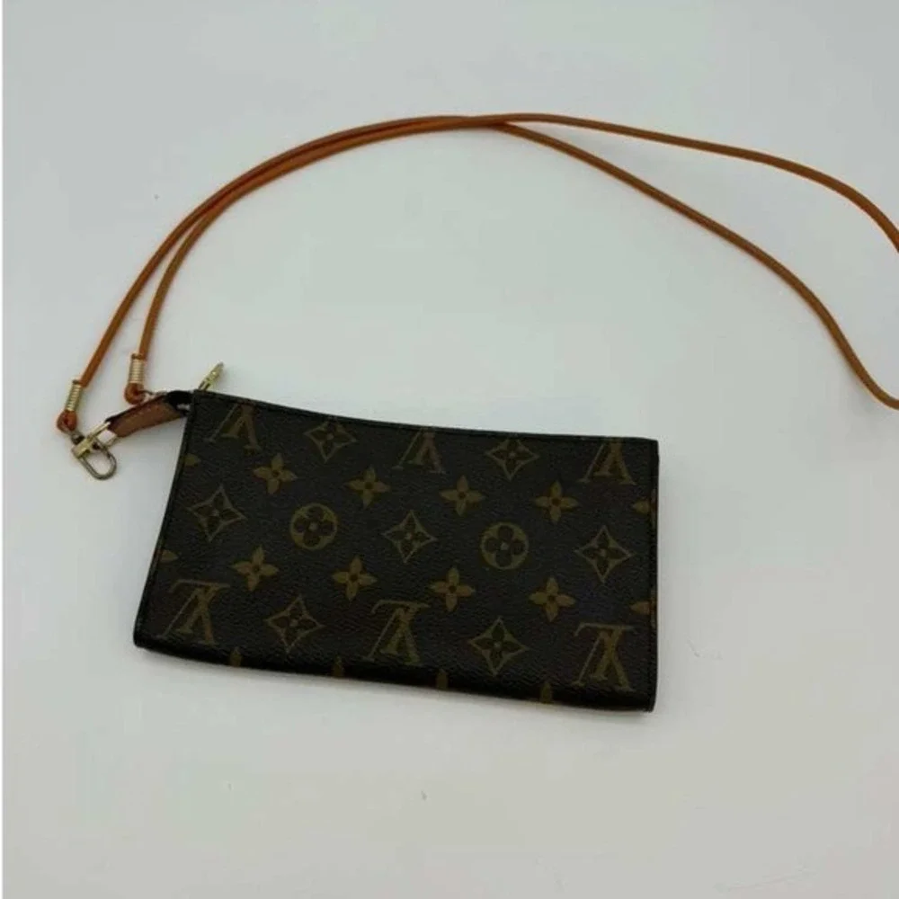 Louis Vuitton Monogram Pochette Crossbody Bag Authentic LV Wristlet Vintage‎